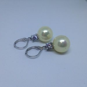 925 silver pearl earrings w/ cubic zirconia